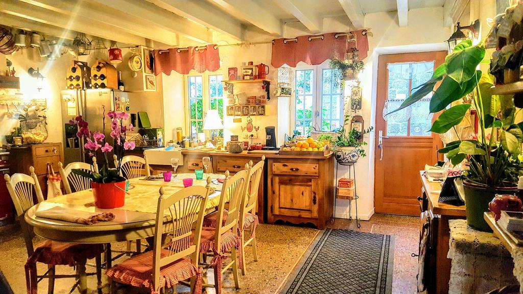 La Roulotte De Lola - Chambre D'Hotes La Celle  Екстер'єр фото