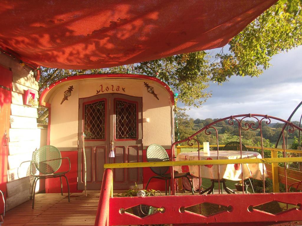La Roulotte De Lola - Chambre D'Hotes La Celle  Екстер'єр фото
